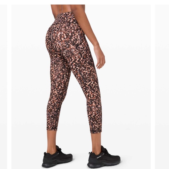 Lululemon Invigorate Leggings - Size 10 - Picture 6 of 7